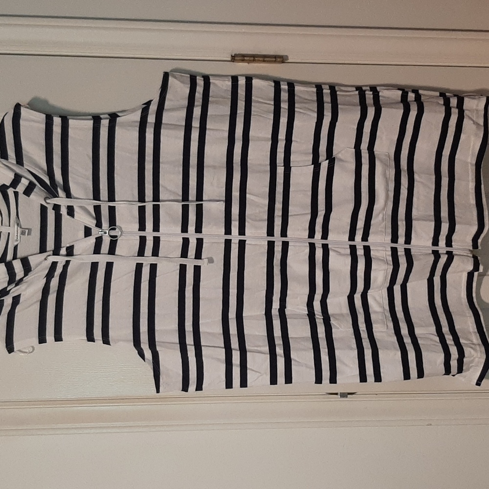 Beach Cover-up. Navy stripe size XXL